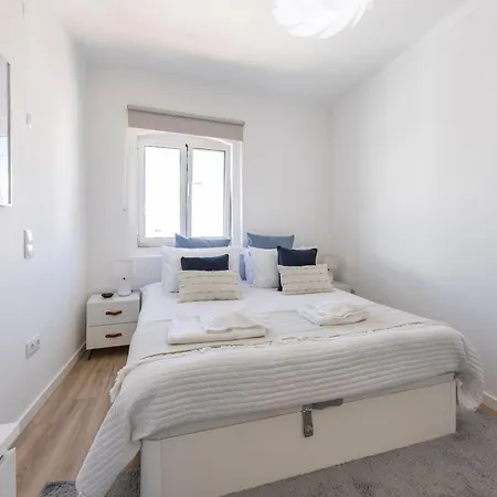 Apartment T2 Modern Waterfront - *
